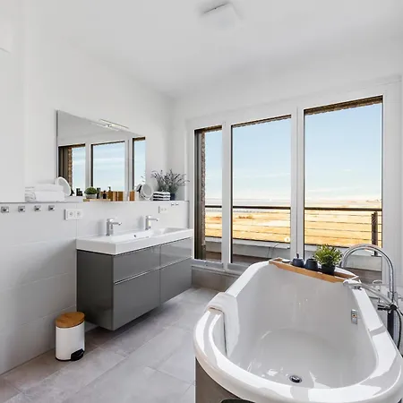 King Erste Lage, Dachterrasse, Meerblick, Carport, Kamin, Sauna, Terrasse, Aussenrolllaeden * Olpenitz