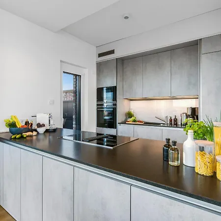 King Erste Lage, Dachterrasse, Meerblick, Carport, Kamin, Sauna, Terrasse, Aussenrolllaeden Nyaraló Olpenitz