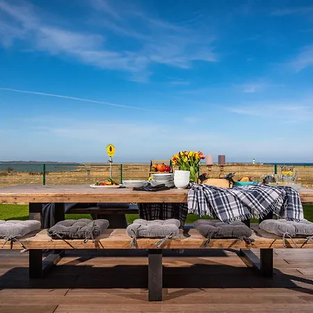 King Erste Lage, Dachterrasse, Meerblick, Carport, Kamin, Sauna, Terrasse, Aussenrolllaeden Nyaraló Olpenitz