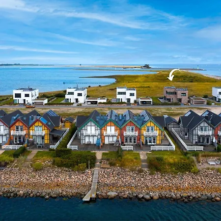 King Erste Lage, Dachterrasse, Meerblick, Carport, Kamin, Sauna, Terrasse, Aussenrolllaeden Nyaraló Olpenitz