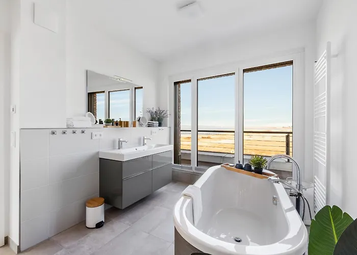 King Erste Lage, Dachterrasse, Meerblick, Carport, Kamin, Sauna, Terrasse, Aussenrolllaeden * Olpenitz