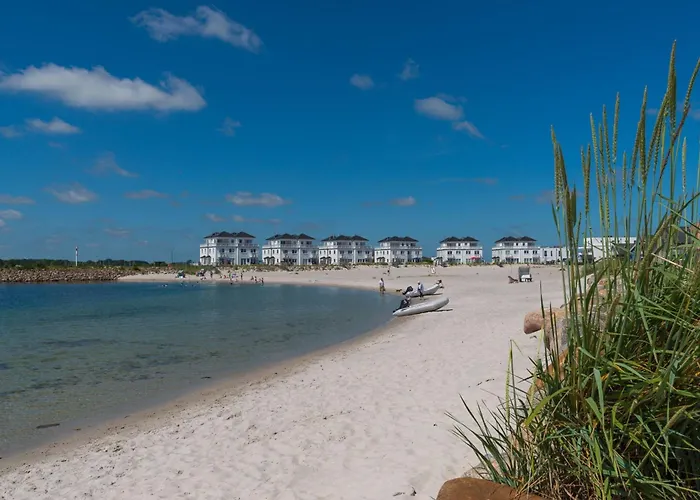 King Erste Lage, Dachterrasse, Meerblick, Carport, Kamin, Sauna, Terrasse, Aussenrolllaeden * Olpenitz